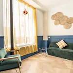 District Nation Hotel 2*