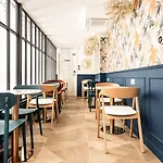 District Nation Hotel 2*