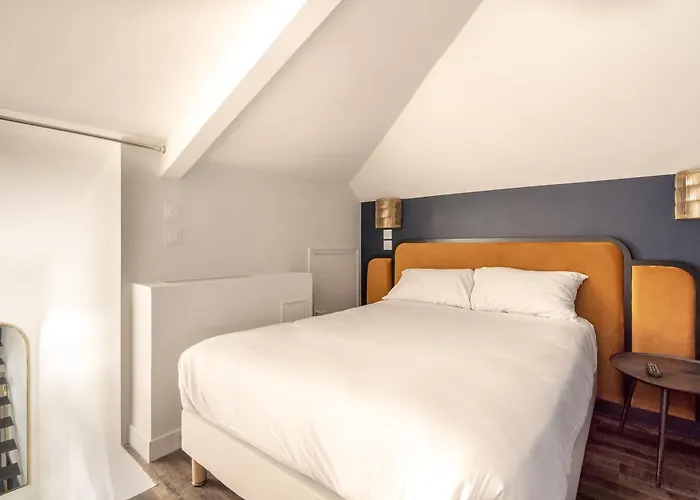 District Nation Hotell 2*