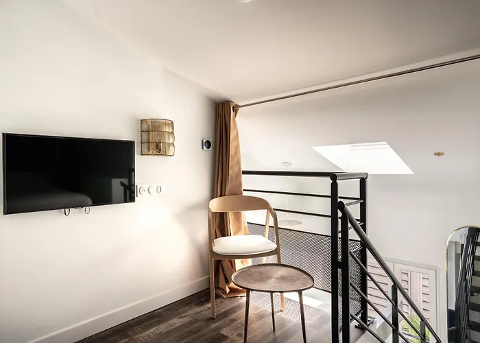 District Nation Hotel