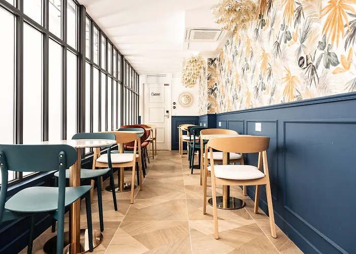 District Nation Hotel 2*