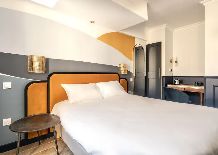 Hotel District Nation 2*