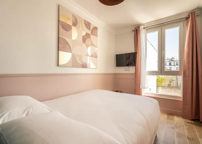 District Nation Hotel 2*